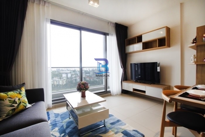 Condominium for Rent at The Loft Ekkamai